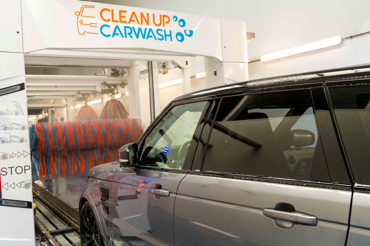 Umfangreiche Autow�sche bei Clean Up Carwash Kerkrade!